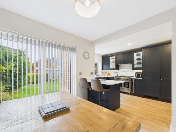 3 bed Semi-Detached for sale Image 7