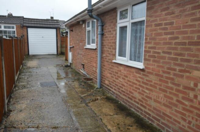 Garage & Driveway