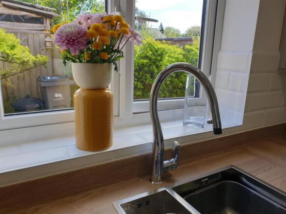Kitchen 2.jpg