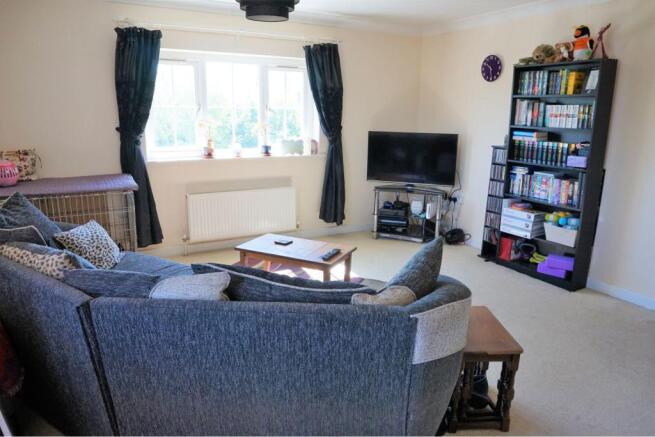 Lounge/Dining Room