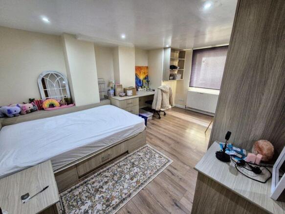 7 bed Terraced for sale Image 8