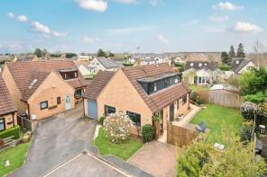 49, Oakfield Road, Carterton OX18 3SN