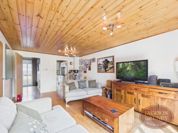 Crescent Lodge