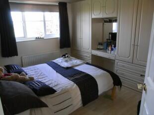 2nd bedroom