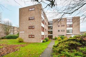 4, 15 Frobisher Court, Cleveland Road, London W13 8BD