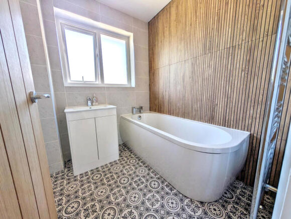 2 bed Detached Bungalow for sale Image 8