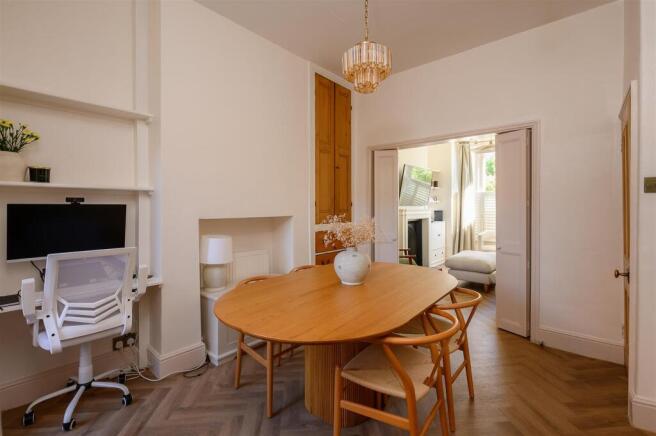 3 bed Town House for sale Image 7