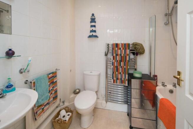 bungalow bathroom