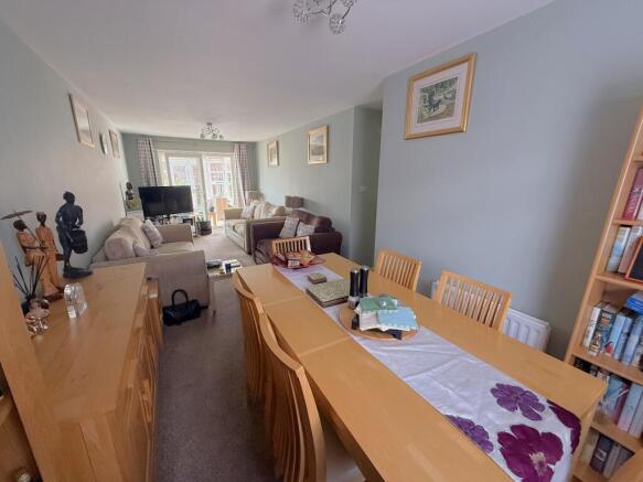 Lounge/Dining Room