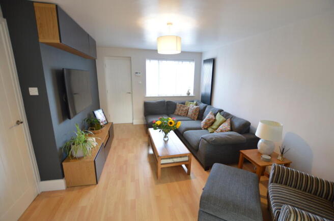 Lounge To Front