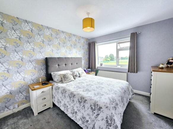 3 bed Semi-Detached for sale Image 8