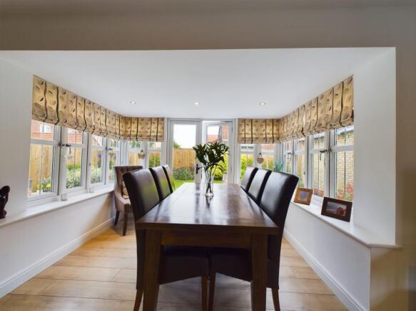 4 bed Detached for sale Image 10