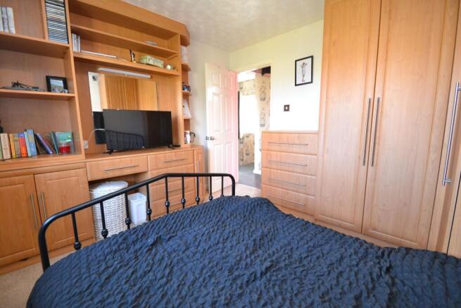 4 bed Detached for sale Image 12