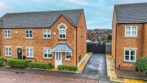83, Croft Close, Two Gates, Tamworth B77 1BF