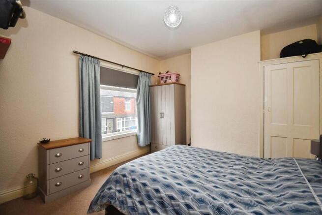 3 bed Terraced for sale Image 9