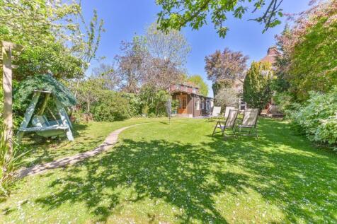 Knightwood Crescent, New Malden, KT3