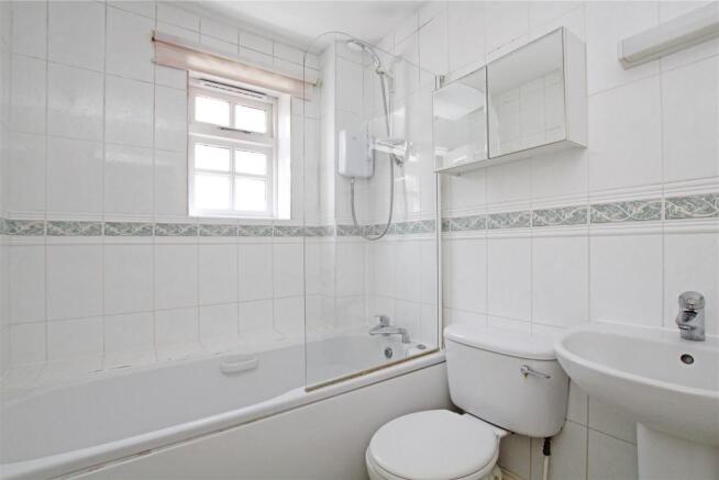 15BM - Bathroom.jpg