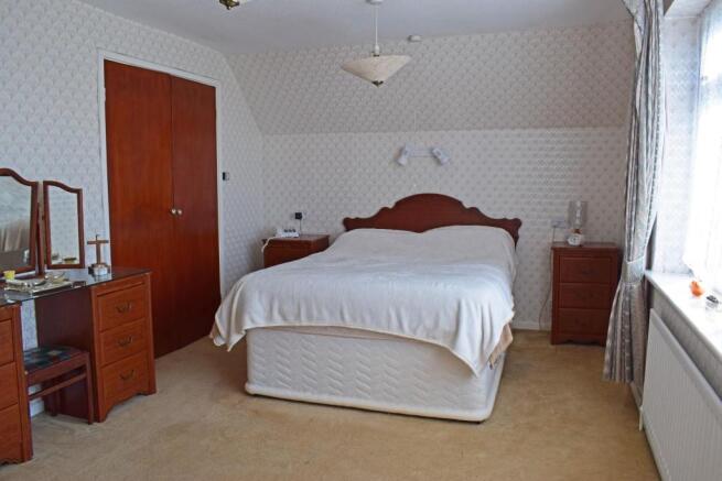 26 Orchard Croft, bed 1a.jpg