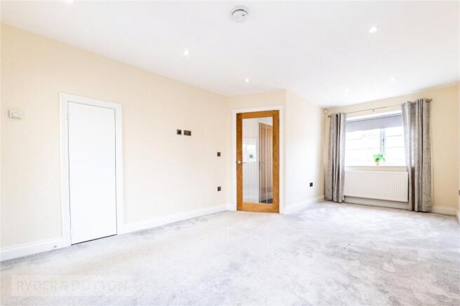 3 bed Semi-Detached for sale Image 6