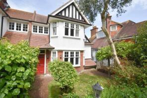 10, Upper Dukes Drive, Eastbourne BN20 7XT