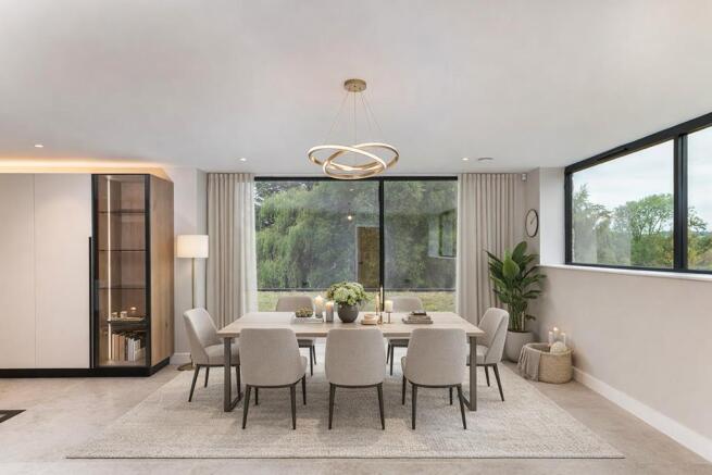 5 bed Detached for sale Image 6