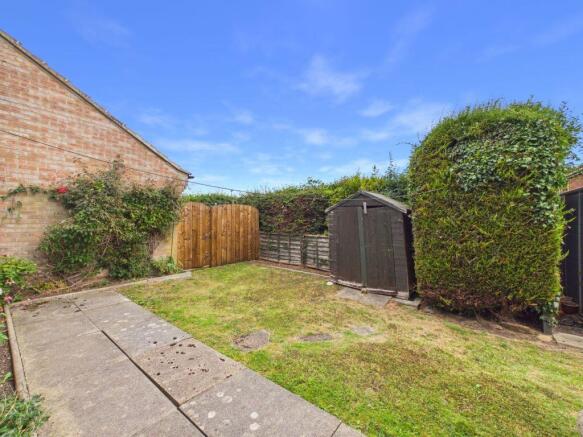 2 bed Terraced Bungalow for sale Image 12
