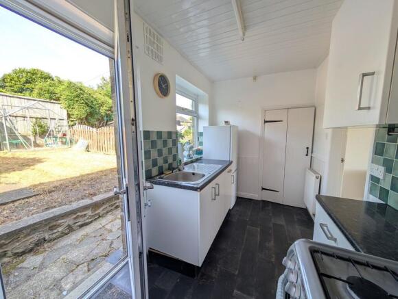 2 bed Town House for sale Image 6