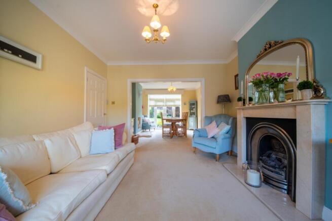 4 bed Detached for sale Image 5