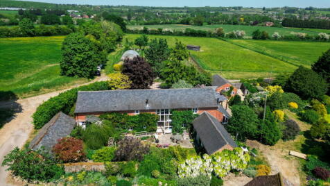 Gibbs Hill, Nettlestead, Maidstone, ME18 5HT