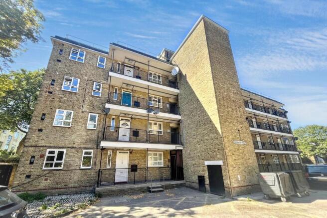 5 Hartswood House, Streatham Hill, London, SW2 4AS
