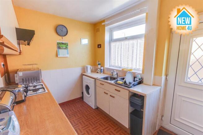 KITCHEN: