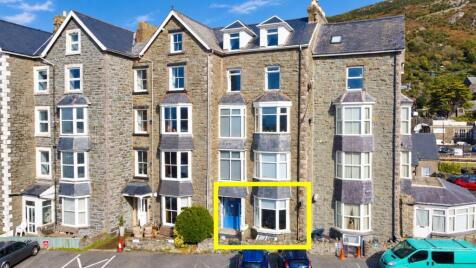Marine Parade, Greenfields Marine Parade, LL42