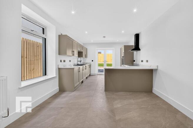 Court Road, Barry, CF63 photo 5