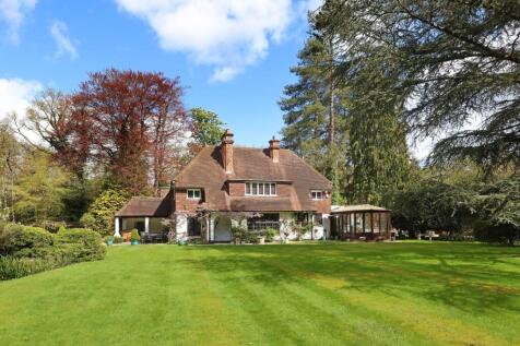 Collinswood Road, Farnham Common, Buckinghamshire, SL2