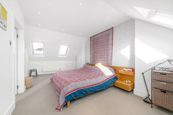 Bedroom 1 (2).jpg