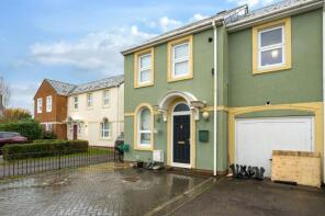 8, The Comfrey, Watermead, Aylesbury HP19 0FL