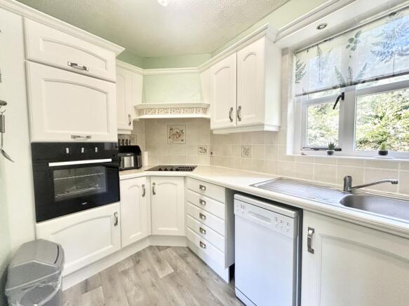 2 bed Apartment for sale Image 10