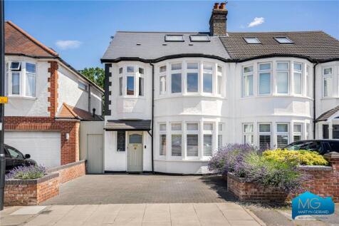 Woodland Way, London, N21