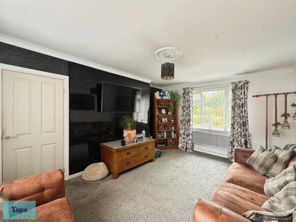 3 bed Semi-Detached for sale Image 5