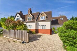 2, Hunt Cottages, Goring Lane, Mortimer, Reading RG7 3BA