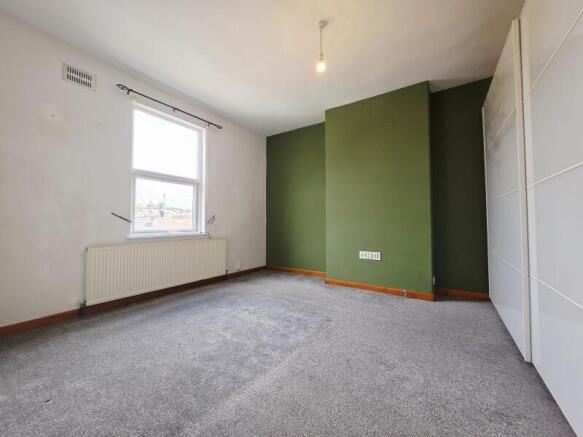 3 bed Terraced for sale Image 5