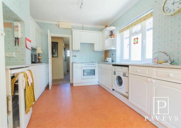 KITCHEN BREAKFAST ROOM