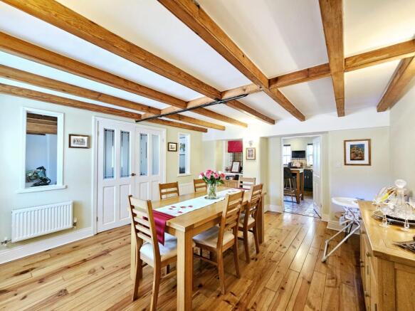 3 bed Semi-Detached for sale Image 4
