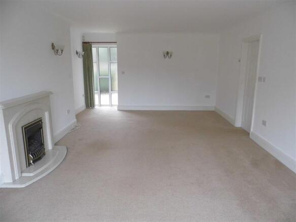 MAIN RECEPTION ROOM