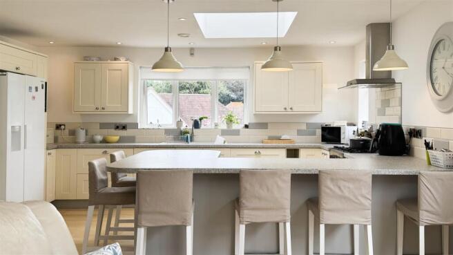 Kitchen 4.jpg