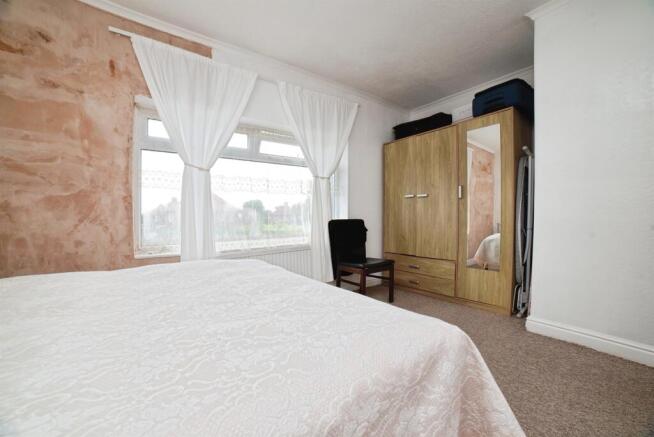3 bed Terraced for sale Image 8