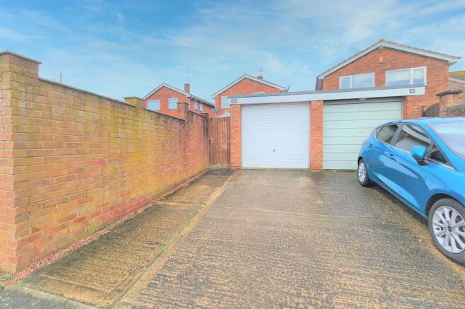 Garage & Driveway