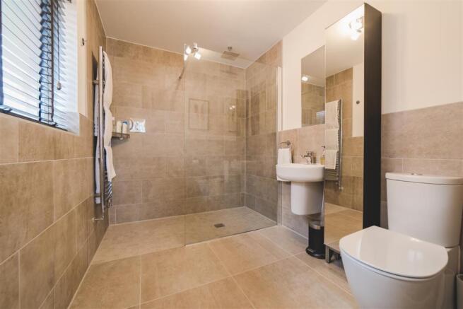 En suite 1.jpg