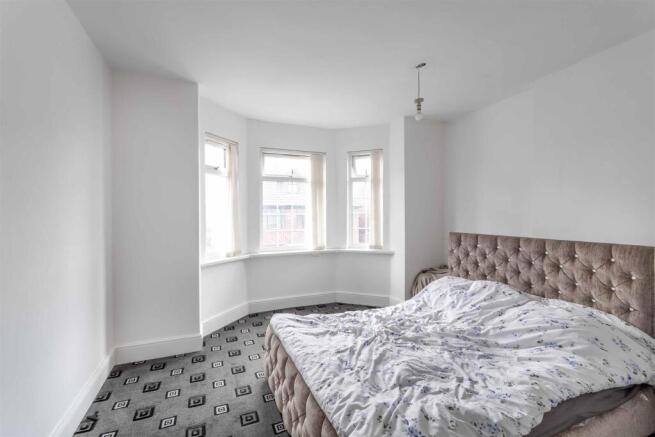4 bed Semi-Detached for sale Image 9