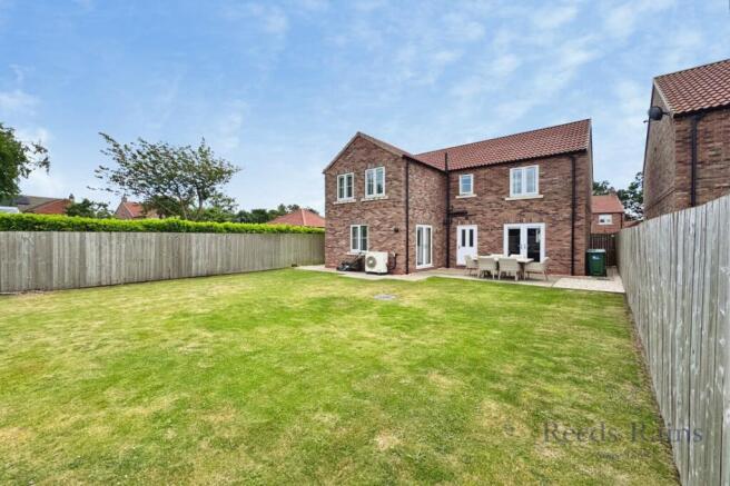 4 bed Detached for sale Image 6